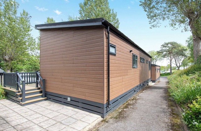 3 bedroom accommodation in Charmouth