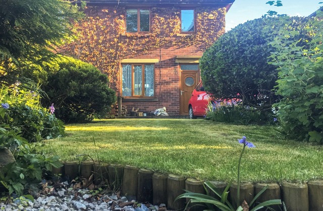 3 bedroom accommodation in Wooldale, near Holmfirth