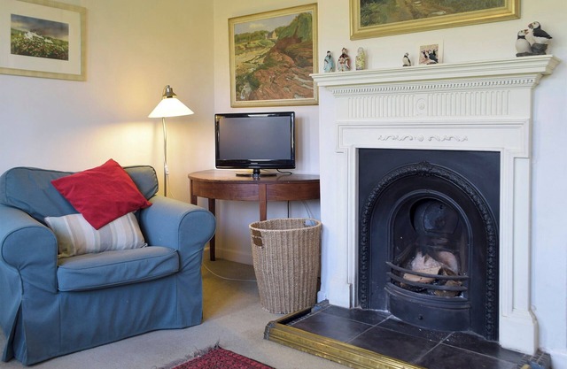 3 bedroom accommodation in Dale, near Milford Haven