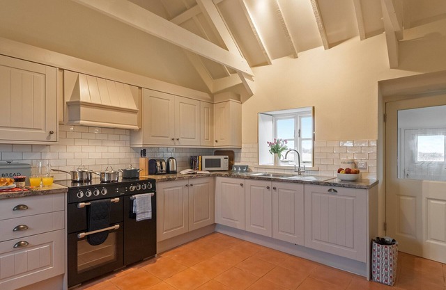 3 bedroom accommodation in Whitesands, near St Davids