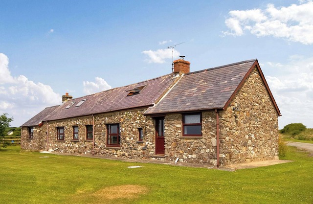 Traditional farm cottage set in the rolling countryside of Pembrokeshire.