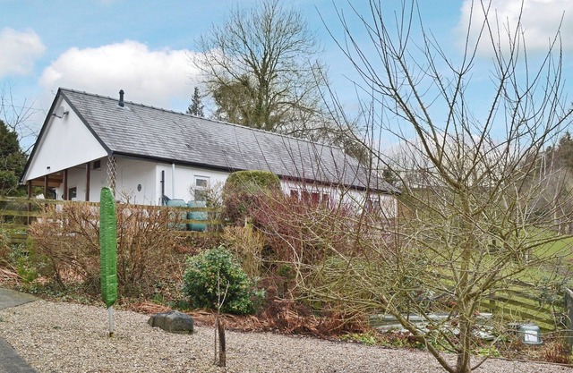 This detached cottage boasts wheelchair access and many fantastic facilities for a great holiday.