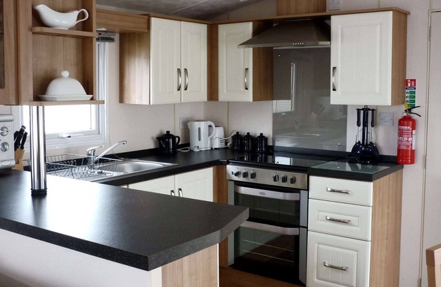3 bedroom accommodation in Towyn, Conwy