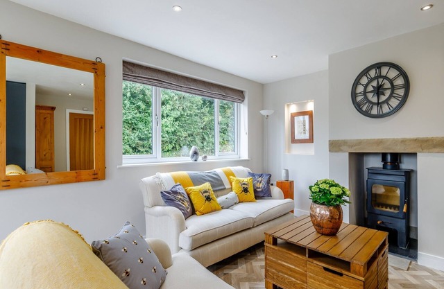 3 bedroom accommodation in Shirland, near Alfreton