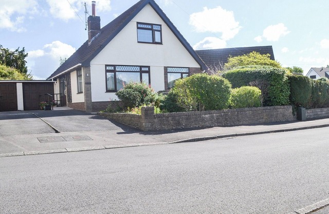A lovely property within 20 minutes walk of Langland and Caswell bays and five minutes by car.