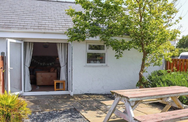 Perfect for families, a welcoming and homely cottage, walking distance to the beach.