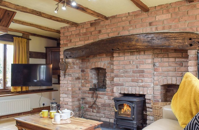 3 bedroom accommodation in Trefeglwys, near Llanidloes