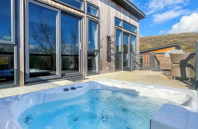 3 bedroom accommodation in Cheddar