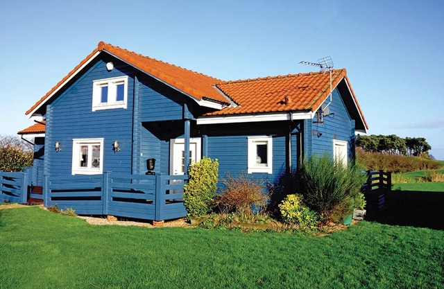 3 bedroom accommodation in Fritton