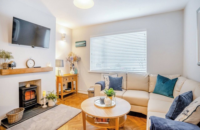 3 bedroom accommodation in Mumbles