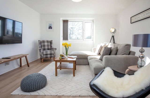 3 bedroom accommodation in Torquay