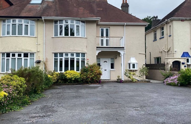 3 bedroom accommodation in Torquay