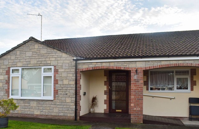 3 bedroom accommodation in Burtle