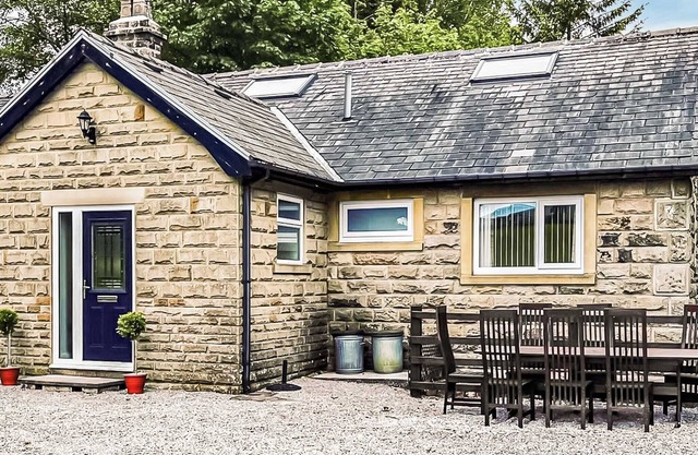 3 bedroom accommodation in Buxton