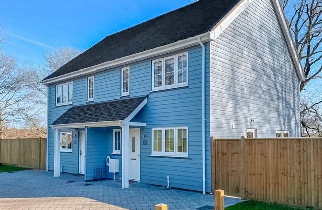 3 bedroom accommodation in Maynards Green, near Heathfield
