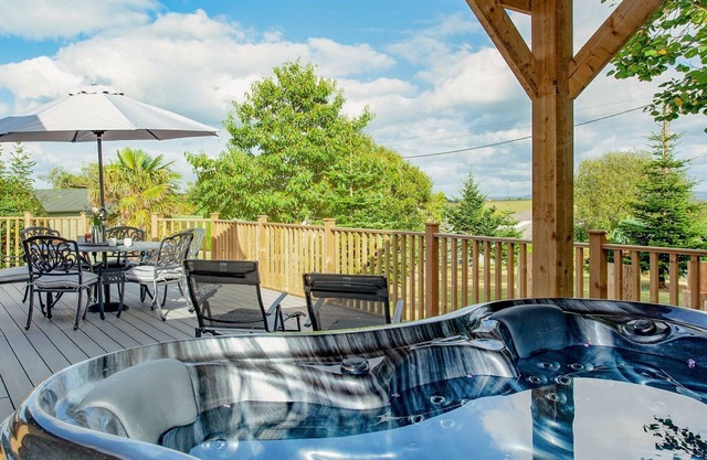 3 bedroom accommodation in Lifton