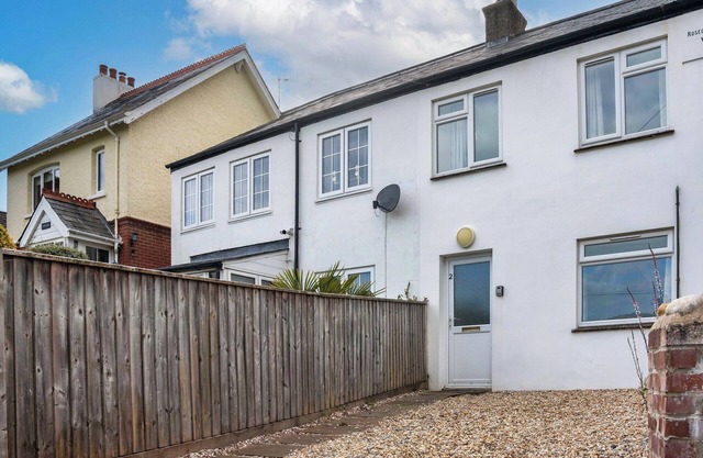 A charming cottage tucked away in a quiet spot close the delightful coastal town of Seaton.