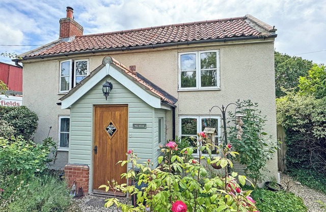 3 bedroom accommodation in Snape