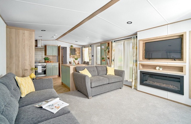 3 bedroom accommodation in Mold