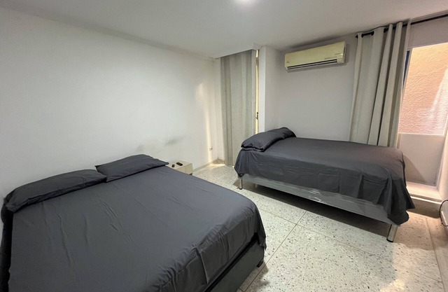 Apartamento 3 alcobas con baño privado y aire ubicado al norte de la ciudad