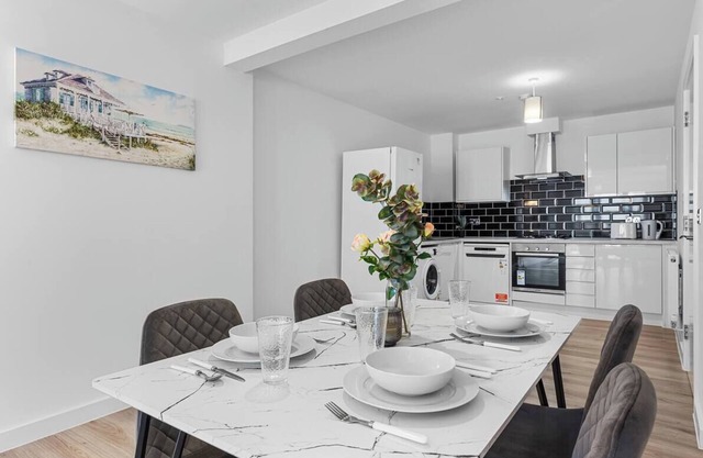 3-bedroom apartment in wonderful London with AC MR2