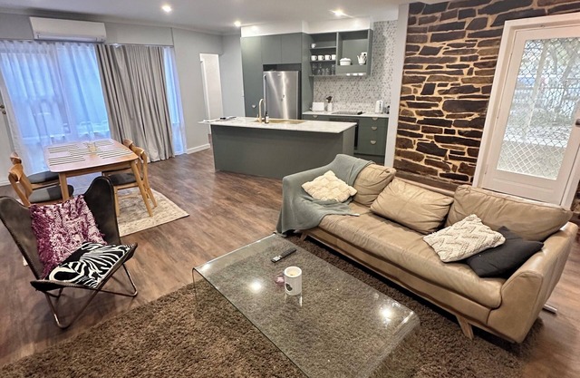3 Bedroom Apt City, with Yard, Pet Friendly