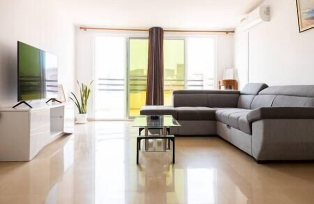 3 bedroom apt, FREE WIFI & AC, Cidadela - LCGR