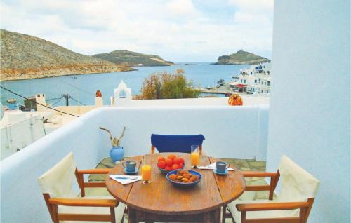 3 Bedroom Awesome Apartment In Panormos