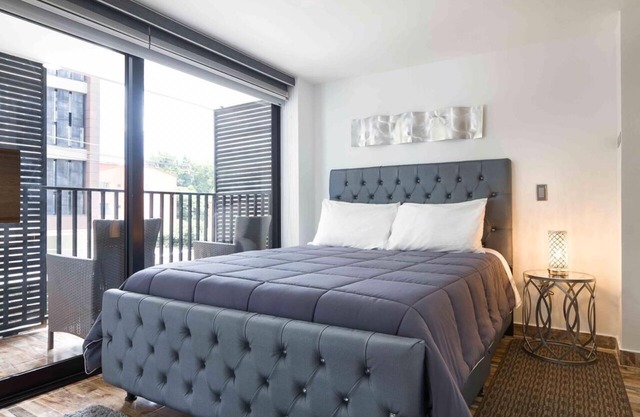 3 chambres à coucher balcon 3 bains à remous sécurité AC