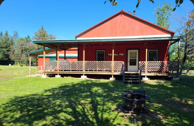 3-bedroom camp in Eustis, direct ATV Trail Access!
