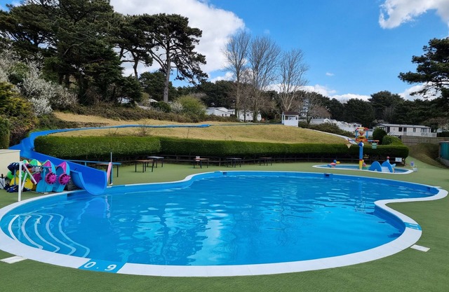 3 Bedroom Caravan, Sleeps 8, at Parkdean Newquay Holiday Park