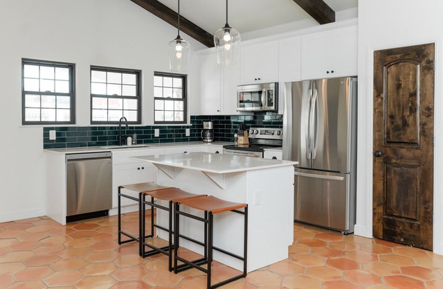 3 Bedroom Casita (6 Queen Beds)