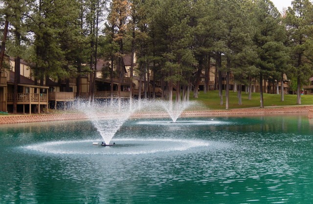 3-bedroom condo in fabulous Innsbrook Village Country Club Ruidoso with AC