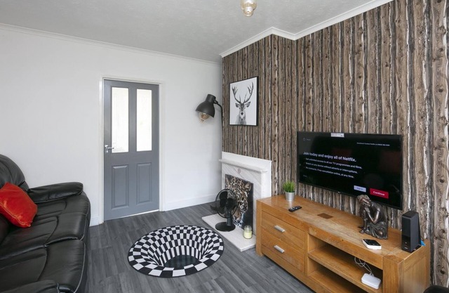 3 Bedroom Contractors House Near New Cross Hospital