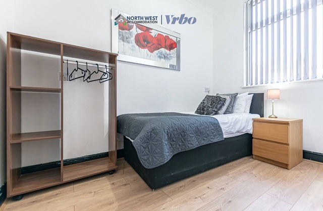 ✔3BR House✔Preston✔Comfy LivingRoom✔StreetParking✔FreeWIFI