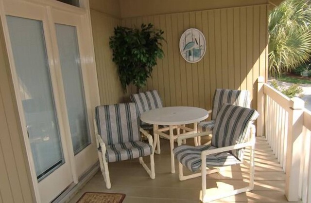 3 Bedroom Cottage with a short walk to the beach