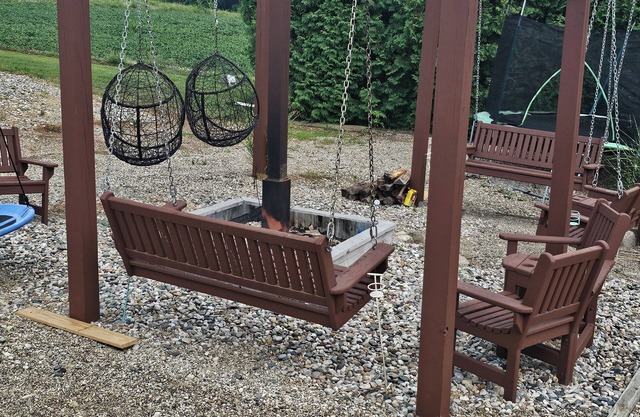 3 Bedroom - Country Hideaway with Local Charm