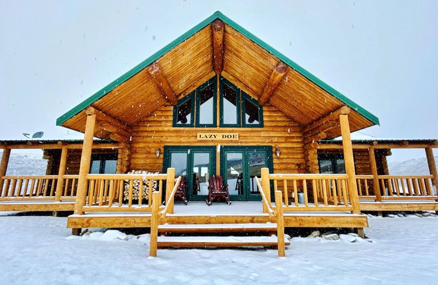 Maison en bois rond sur mesure de 3 chambres dans un ranch privé du Montana