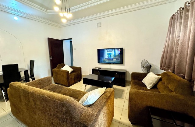 3 BEDROOM FLAT at UTAKO ABUJA. 24hrs LIGHT, WIFI & KITCHEN