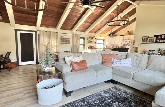 3-bedroom fully remodeled cabin in charming Grove, OK Private boat ramp.