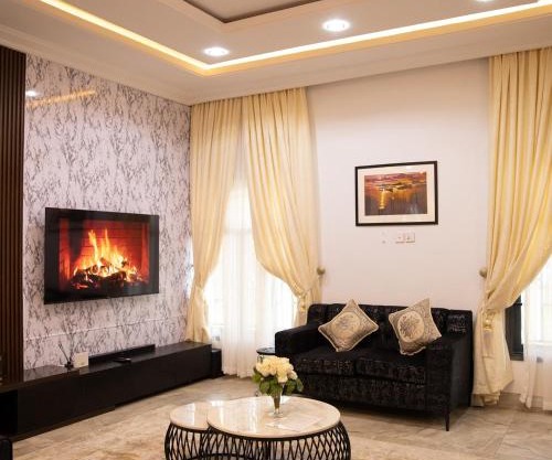 3 BEDROOM FULLY SERVICED APARTMENT At INDEPENDENCE LAYOUT