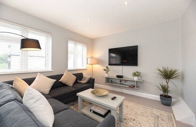 3-Bedroom Gem in the Heart of Hampton Hill Village