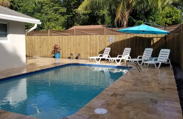 Renovated House with Heated Pool near the Beach