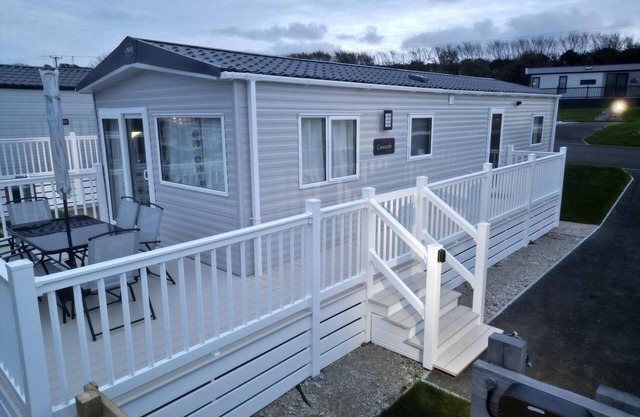 3-Bedroom Holiday Home with Valley Views