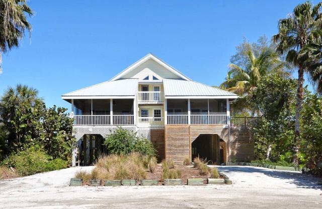 Maison de 3 chambres à coucher directement en face de la plage!