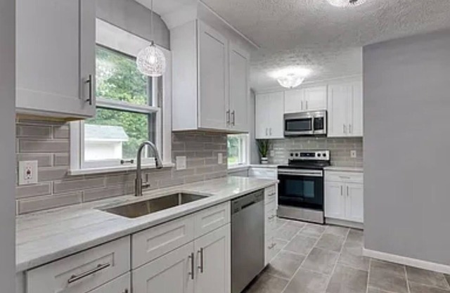 3-bedroom house in fabulous Cleveland Heights with AC