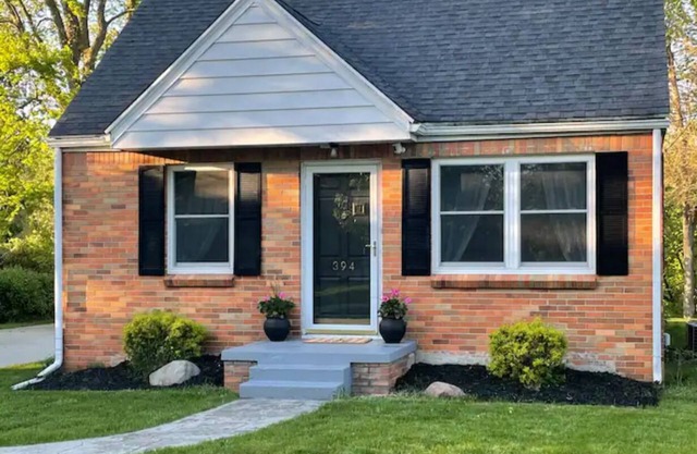 Cozy 3-bedroom house in tranquil Ionia on Creek with AC, WiFi
