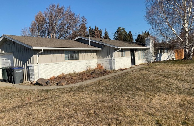 3-bedroom house in amazing Yakima with WiFi, AC