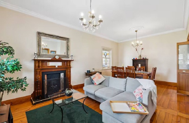 3-bedroom house in welcoming Camden Park with AC, WiFi