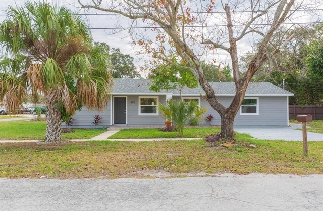 3-bedroom house in charming Gulfport close to beach with WiFi, AC. Book now